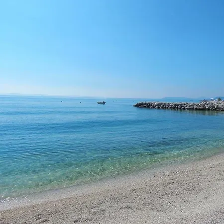 Apartman On The Beach *