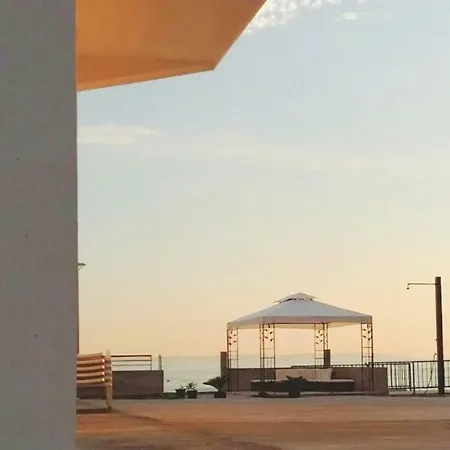 On The Beach Apartman